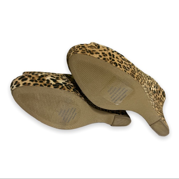 Express Leopard Print Wedge Heels Size 7 - Picture 3 of 3